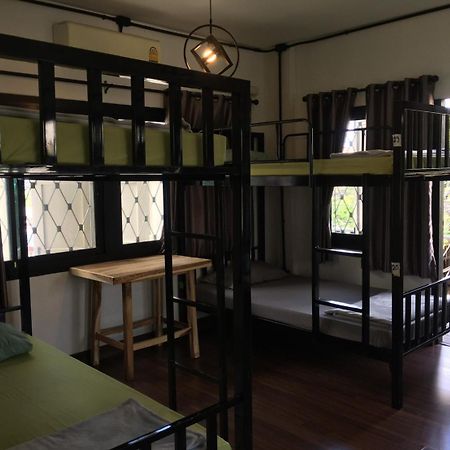 Nearthepark Backpack House Pansiyon Chiang Mai Dış mekan fotoğraf